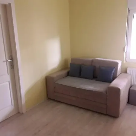 Grbavica Stan Sa Parkingom *